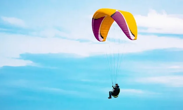 Olahraga Ekstrem Penuh Ketegangan Terjun Payung