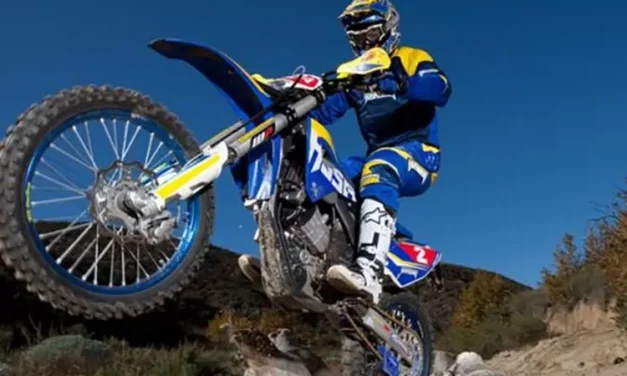 Motor Trail Yang Menerjang Semua Medan Jalan