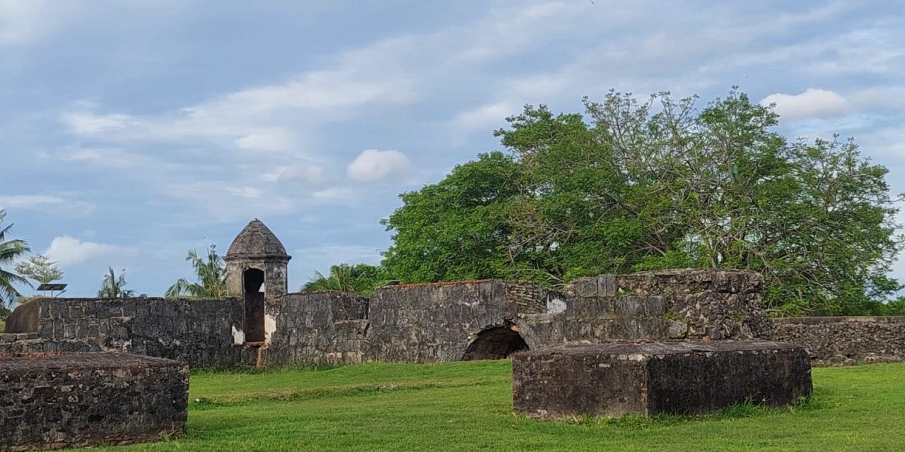 Benteng Speelwijk Peninggalan Sejarah Kolonial Belanda