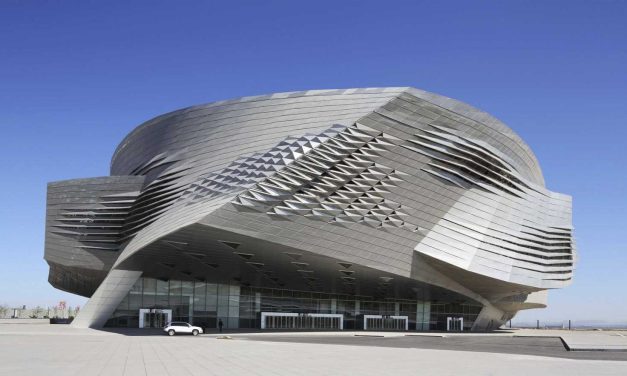 Futuristik Dan Klasik Perpaduan Gaya Yang Sedang Populer