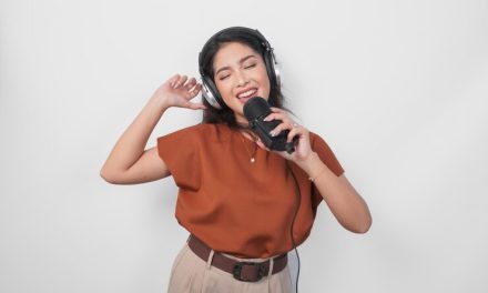 Hobi Bernyanyi Banyak Di Gemari Orang Di Berbagai Kalangan