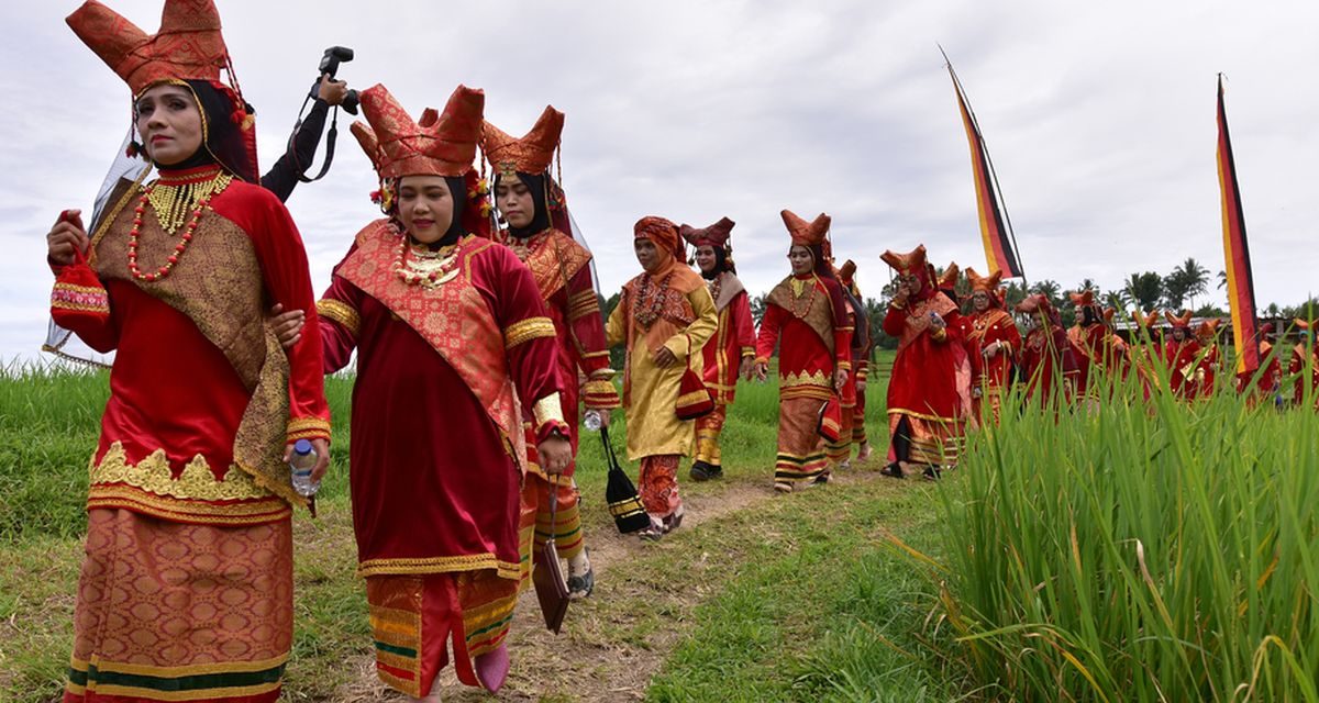 Adat Matrilineal Warisan Budaya Menjunjung Peran Perempuan