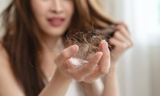 Rambut Rontok Berlebihan? Ini Tanda Tubuh Sedang Bermasalah