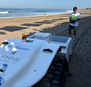 Robot Pembersih Pantai