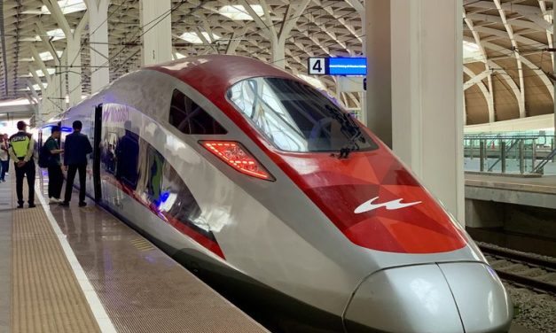 Kereta Cepat Baru Setahun, Sudah Masuk Meja Restrukturisasi!