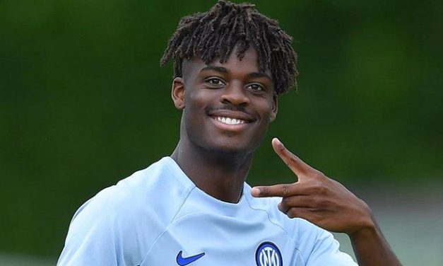 Kehilangan Tempat Inti, Bisseck Siap Tinggalkan Inter Milan