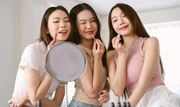 Tren Lipstik Dominasi Preferensi Makeup Perempuan Indonesia