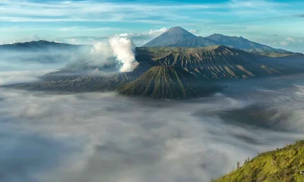 Pesona Abadi Gunung Bromo: Keajaiban Alam di Jantung Jawa Timur