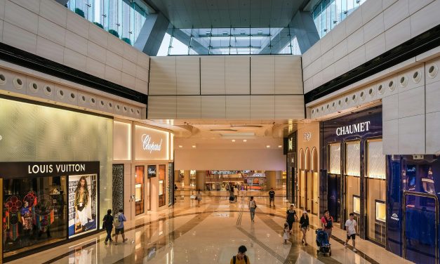 Louis Vuitton: Simbol Paripurna Kemewahan dan Gaya Hidup