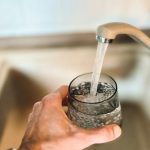 Air Kita Terancam: Nanoplastik Bikin Bakteri Susah Mati