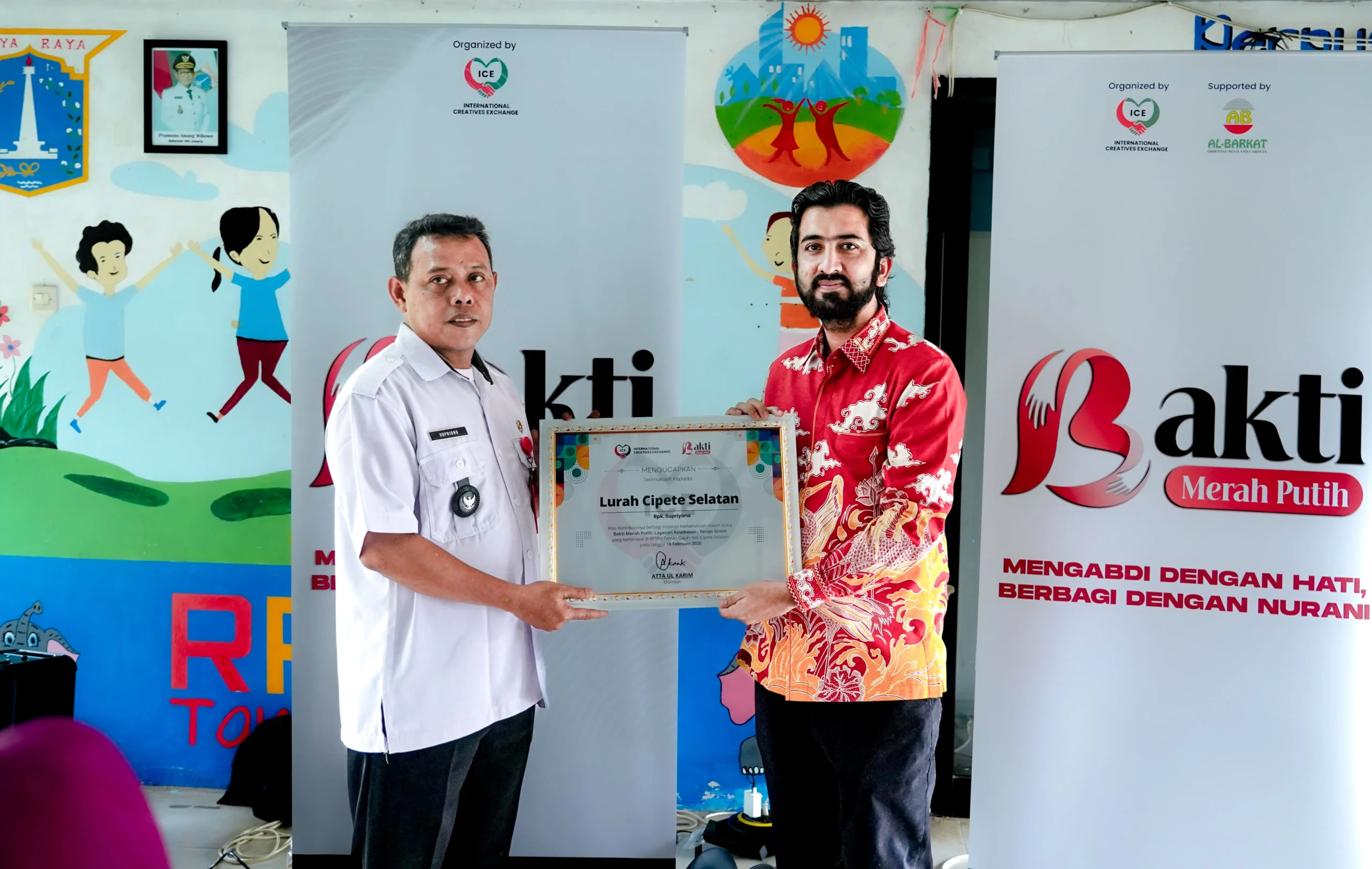 Bakti Merah Putih Manjakan Lansia Lewat Terapi Gratis