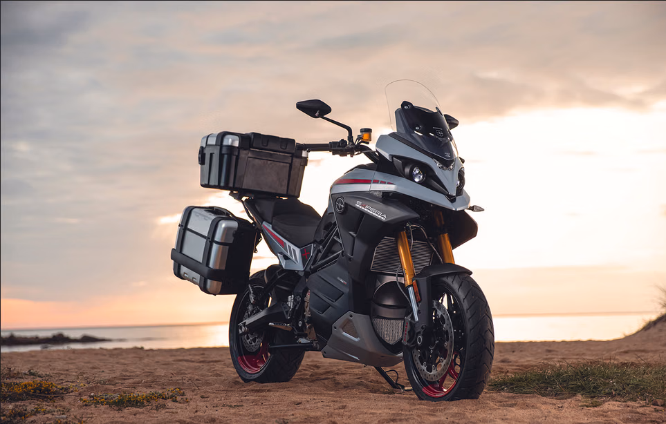 Bikin Touring Makin Seru! Ini Aksesori Motor Wajib Punya