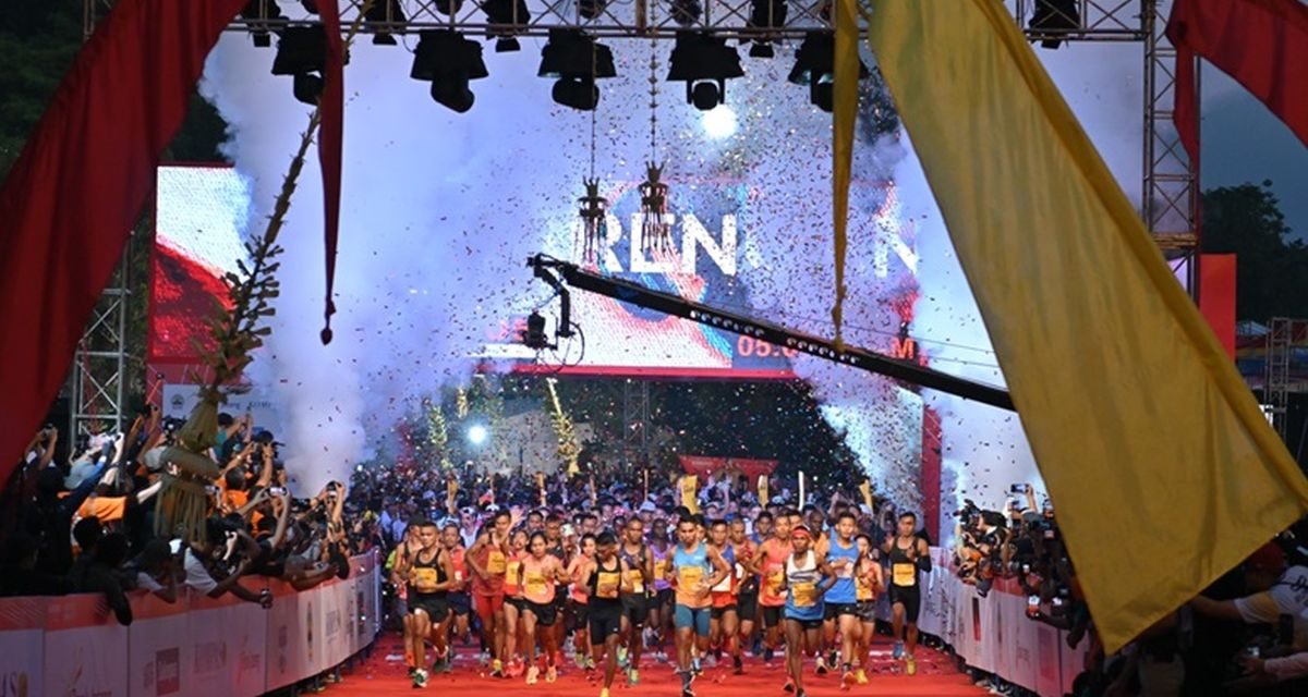 Aksi 10 Ribu Pelari Di Borobudur Marathon 2025