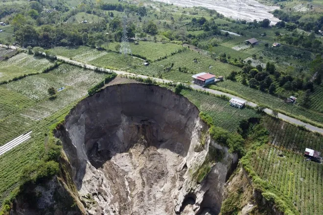 Bahaya Mengintai! Daerah Ini Rawan Terjadi Sinkhole Raksasa