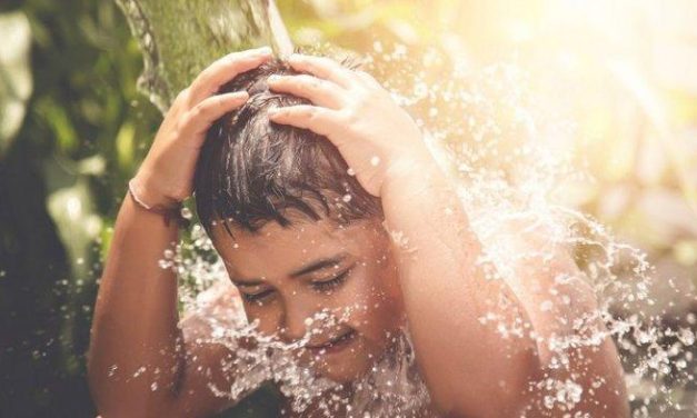 Jangan Asal Guyur! Kapan Waktu Mandi Paling Ideal?
